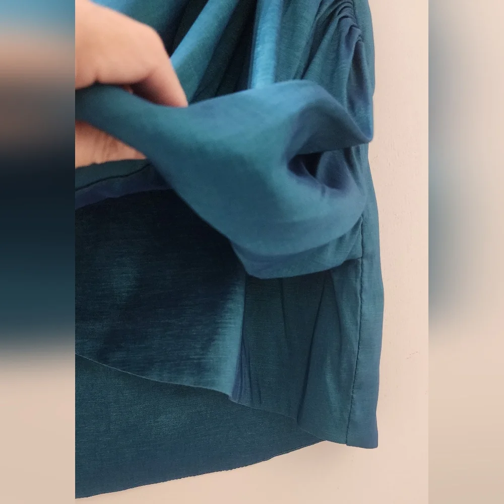 Paola‎ Rendon Elegant Teal Skirt Set, Size Medium.